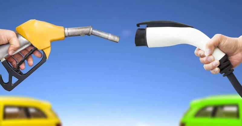 Auto elettriche, boom di richieste in Europa dopo la guerra in Iran: la benzina alle stelle cambia tutto