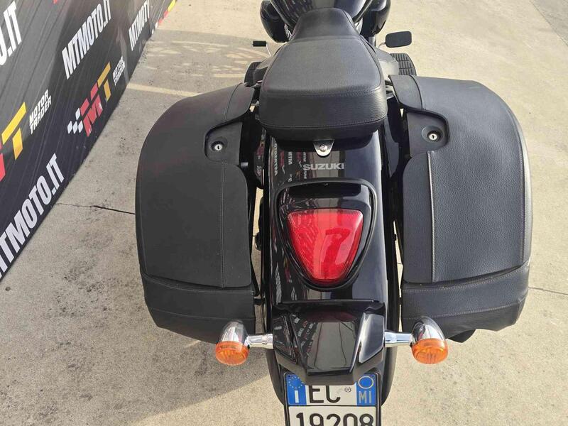 Suzuki Intruder C 1500 T (2013 - 16) (14)