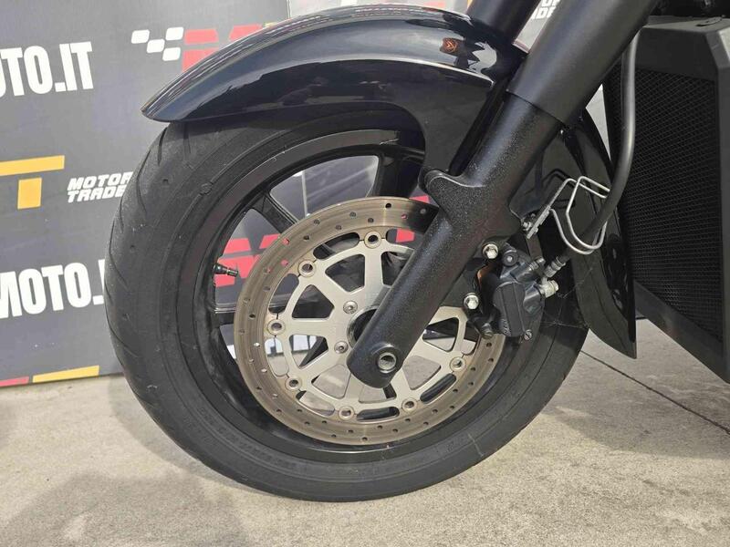 Suzuki Intruder C 1500 T (2013 - 16) (18)