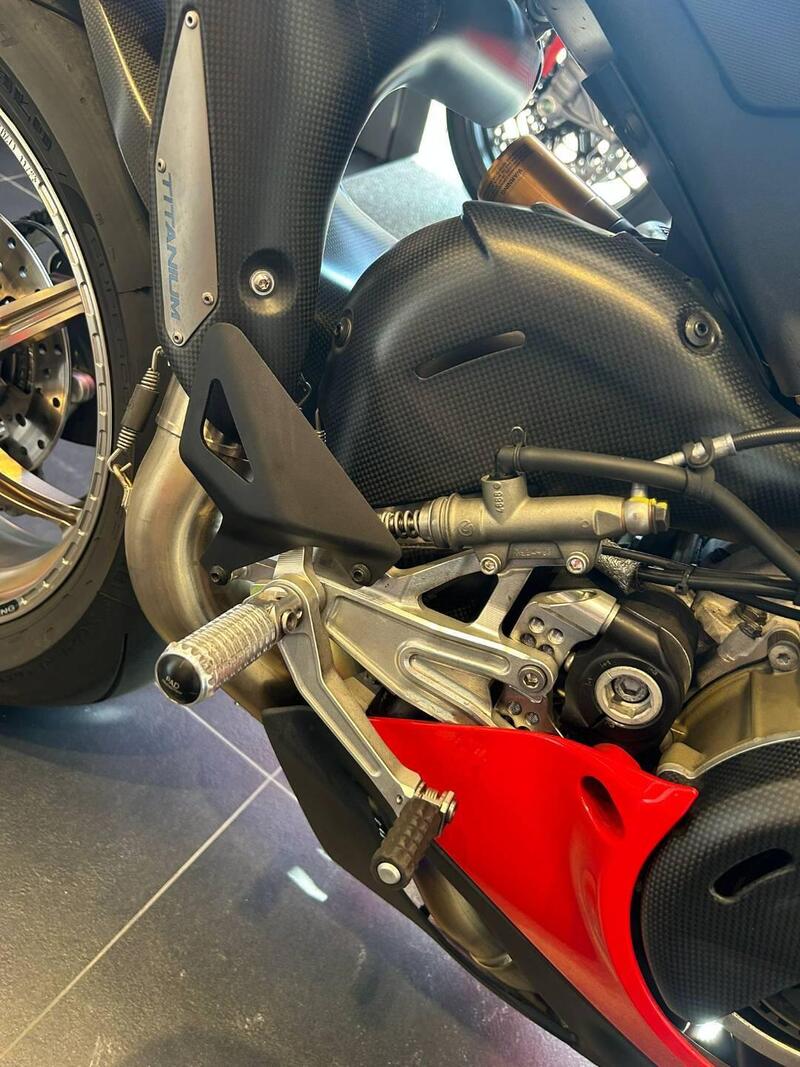 Ducati Panigale V4 R (2023 - 24) (16)