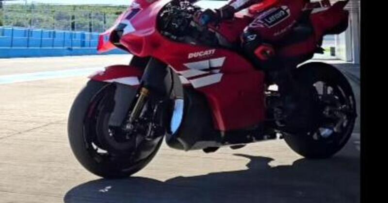 MotoGP 2026. Pi&ugrave; snella, senza abbassatore: Michele Pirro ha provato la MotoGP 850 cc Ducati a Misano