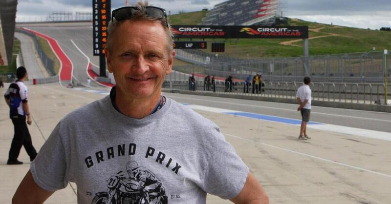 MotoGP 2026. Kevin Schwantz: "Valentino Rossi e Marc Marquez capaci di guidare qualsiasi moto". Il segreto del box: "Ti fidi di loro con la tua vita" [VIDEO]