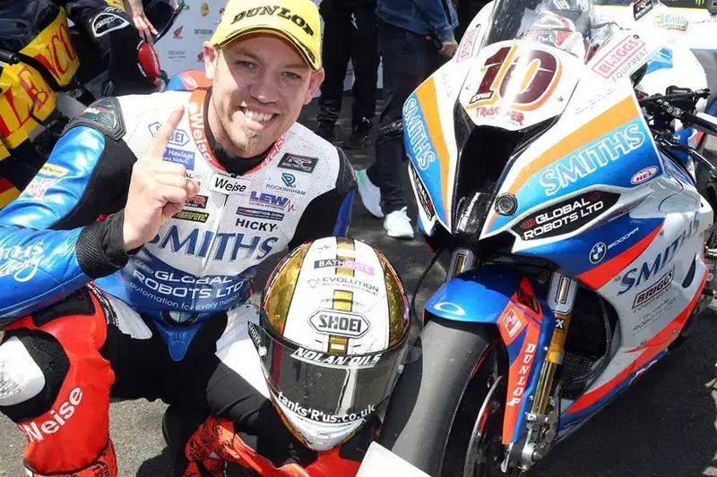 Peter Hickman vincitore al TT 2019
