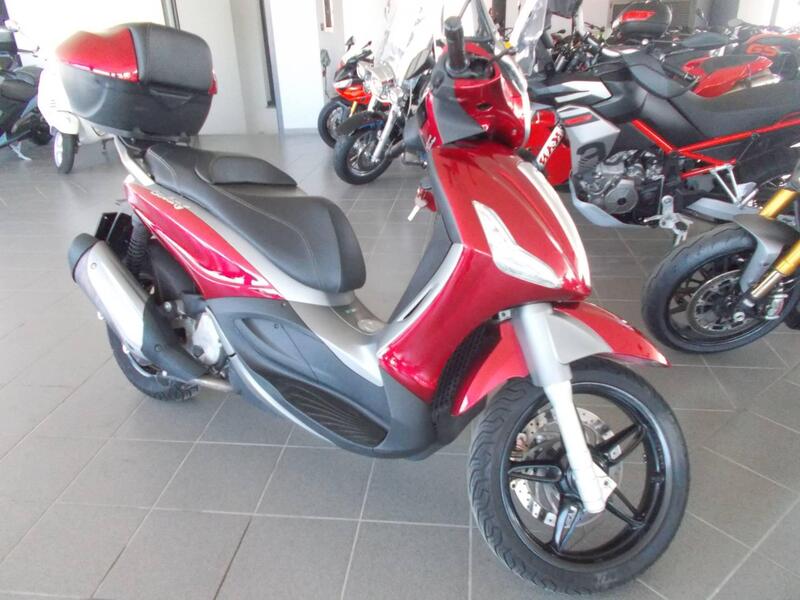 Piaggio Beverly 350 SportTouring ie (2011 - 15)