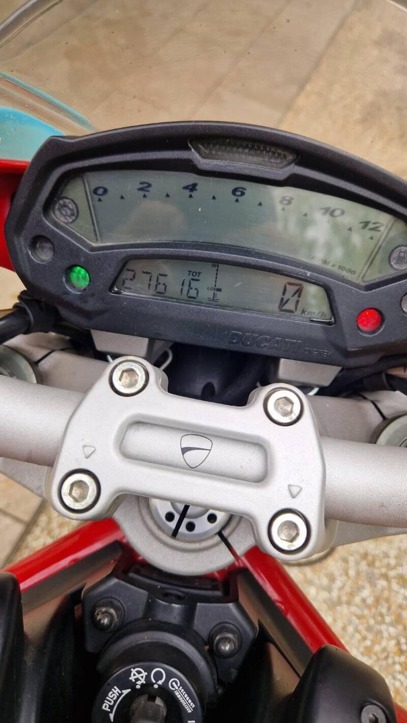 Ducati Monster 1100 (2009 -10) (2)