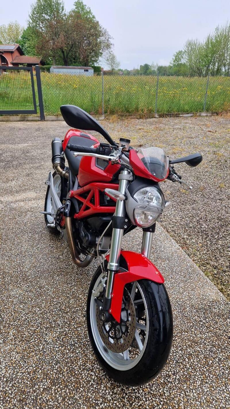 Ducati Monster 1100 (2009 -10) (3)
