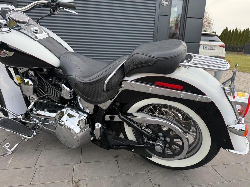 Harley-Davidson 1584 Deluxe (2007 - 08) - FLSTN (8)