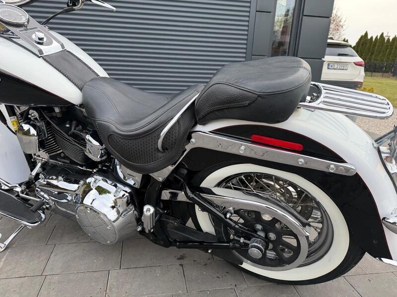 Harley-Davidson 1584 Deluxe (2007 - 08) - FLSTN (12)