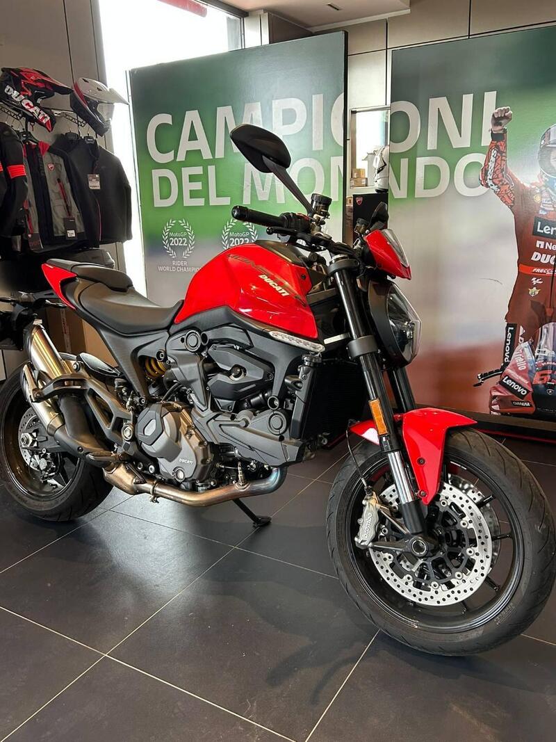 Ducati Monster 937 + (2021 - 25) (10)