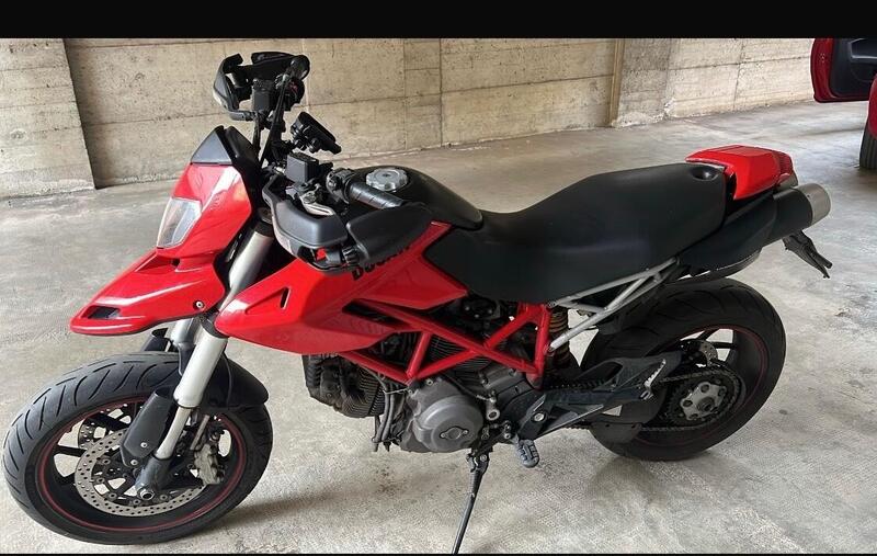 Ducati Hypermotard 796 (2012) (3)