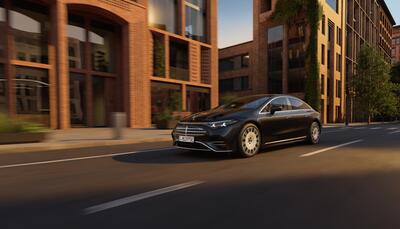 Mercedes-Benz EQS 2026: debutta lo Steer-by-Wire e l&rsquo;ammiraglia elettrica entra nell&rsquo;era dell&rsquo;auto software-defined