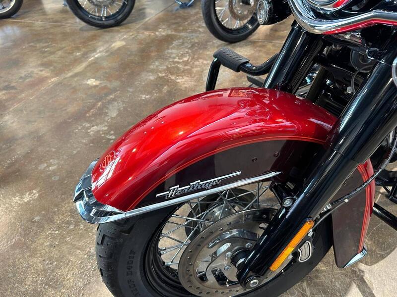 Harley-Davidson 114 Heritage Classic (2018 - 20) - FLHCS (3)