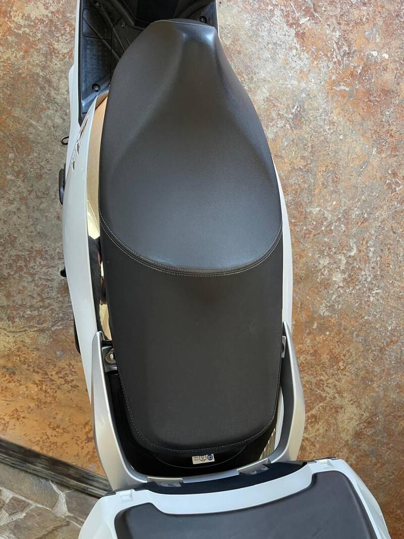 Honda SH 300 i ABS (2016 - 20) (14)