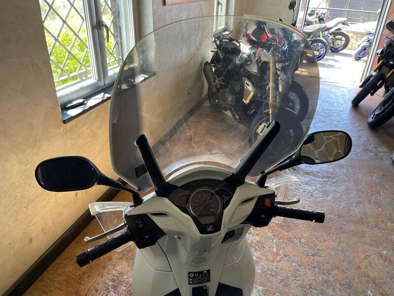 Honda SH 300 i ABS (2016 - 20) (15)