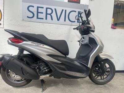 Piaggio Beverly 300 Hpe (2021) usata