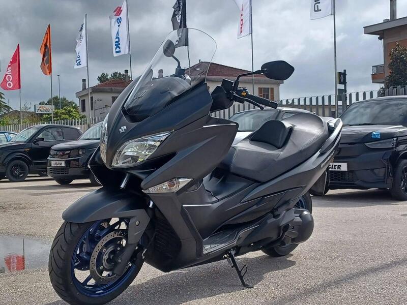 Suzuki Burgman 400 (2022 - 24) (3)