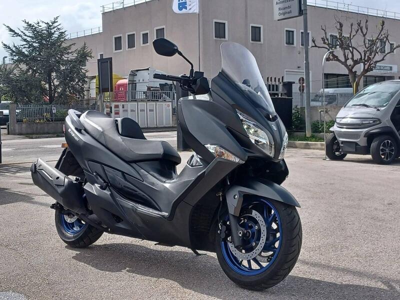 Suzuki Burgman 400 (2022 - 24) (4)