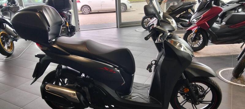 Honda SH 300 i Sport ABS (2018 - 20) (2)