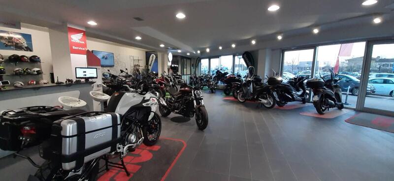 Honda SH 300 i Sport ABS (2018 - 20) (17)