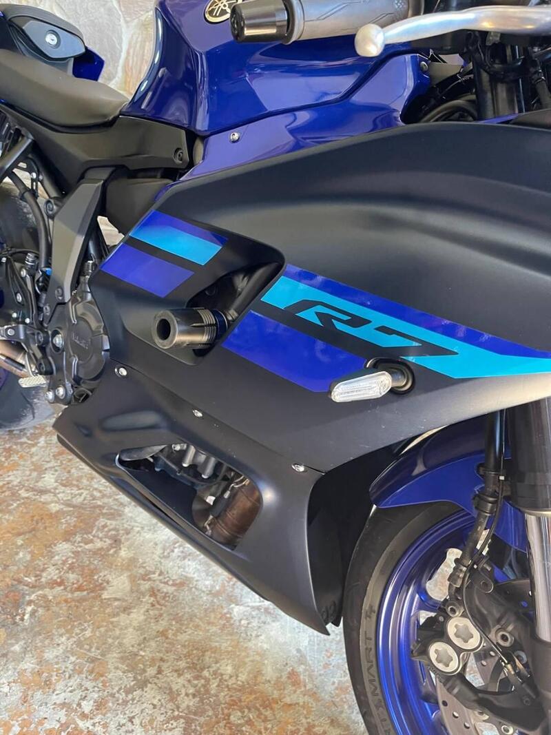Yamaha YZF R7 (2021 - 25) (10)