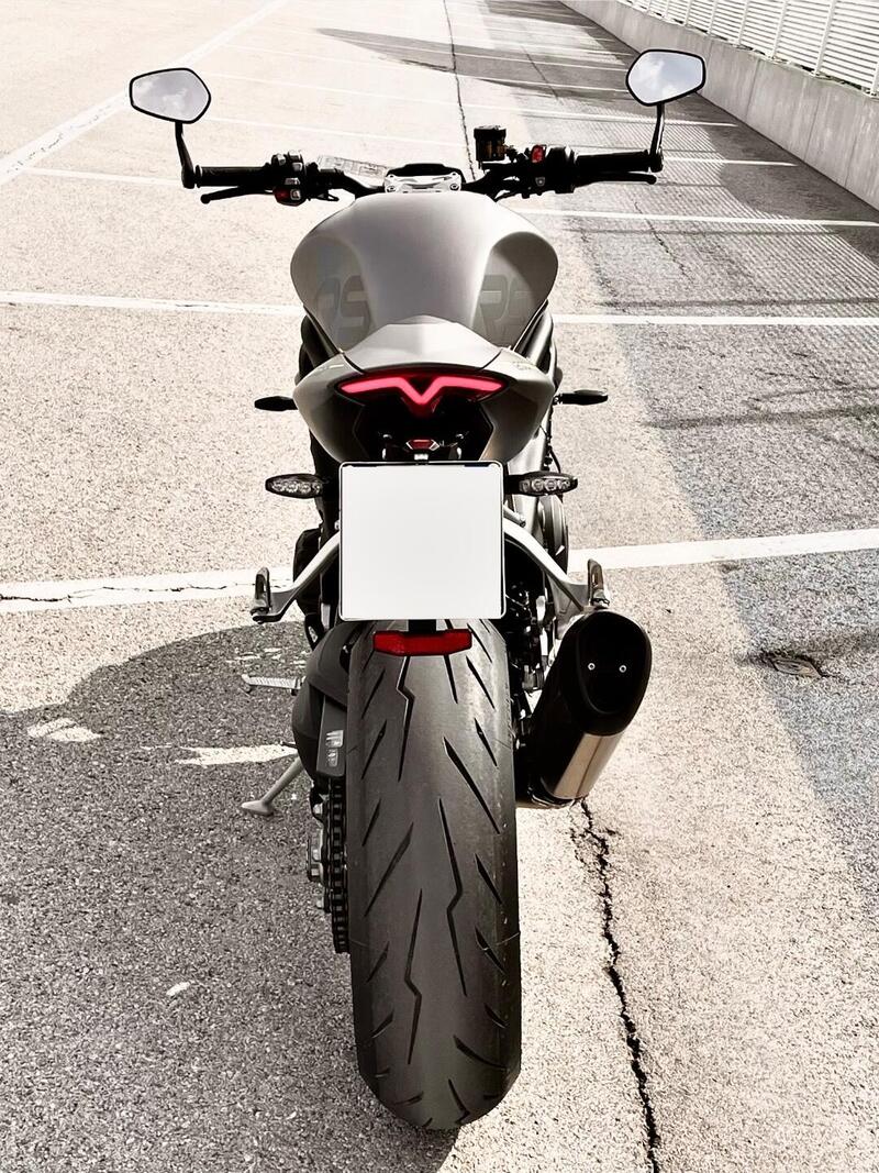 Triumph Speed Triple 1200 RS (2021 - 24) (4)