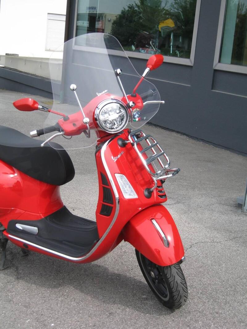 Vespa GTS 300 Super (2023 - 24) (2)