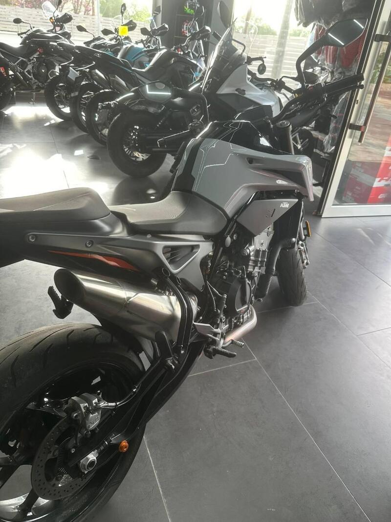 KTM 790 Duke L (2023 - 24) (5)
