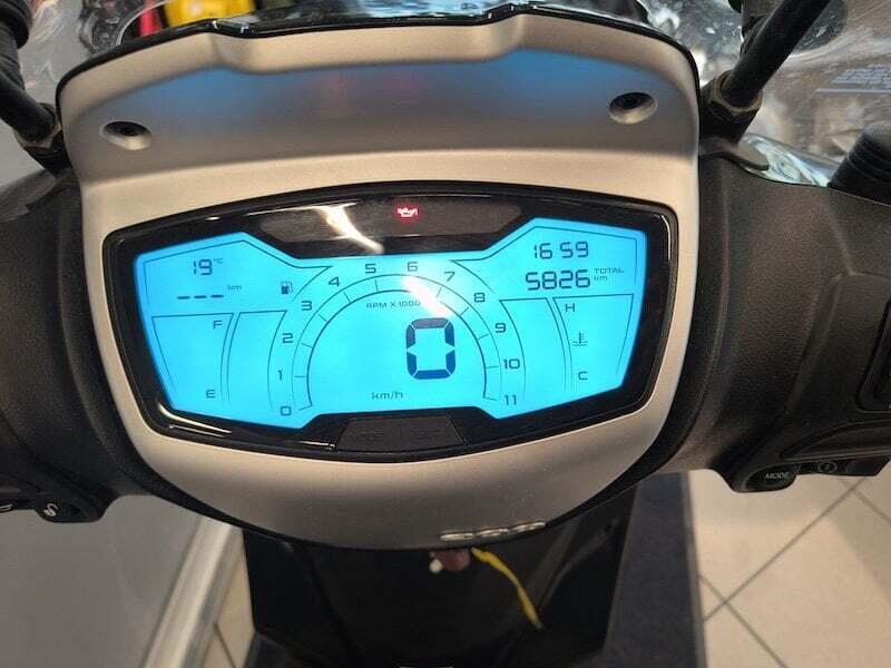 Piaggio Medley 200 (2025 - 26) (2)