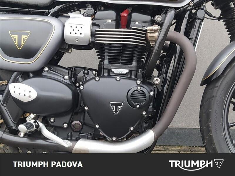 Triumph Street Twin 900 (2016) (3)