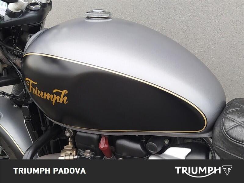 Triumph Street Twin 900 (2016) (9)