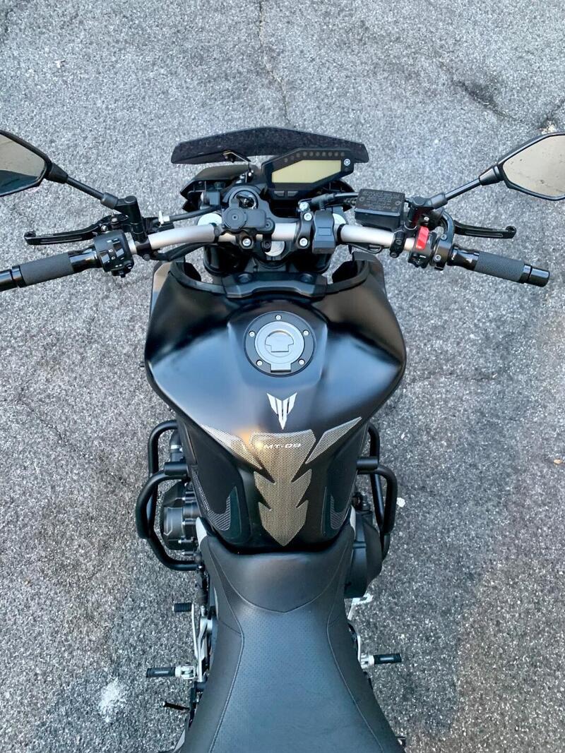 Yamaha MT-09 (2017 - 20) (7)