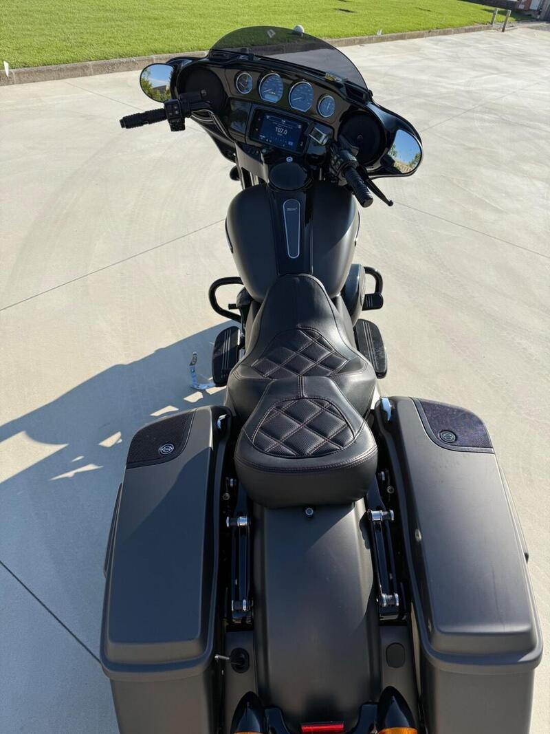 Harley-Davidson 114 Street Glide Special (2019 - 20) - FLHXS (8)