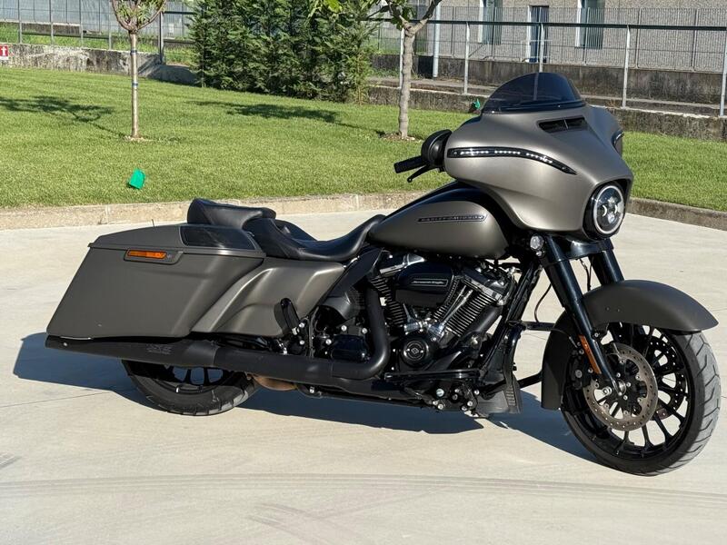 Harley-Davidson 114 Street Glide Special (2019 - 20) - FLHXS (12)
