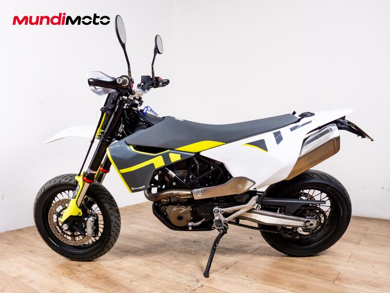 Husqvarna 701 Supermoto (2022) (6)