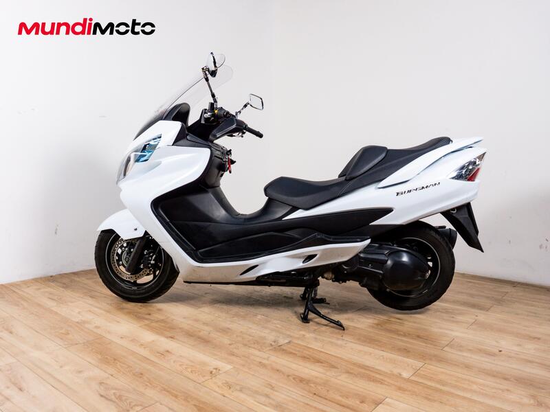 Suzuki Burgman 400 (2022 - 24) (6)