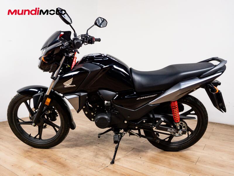 Honda CB 125 F (2026) (6)