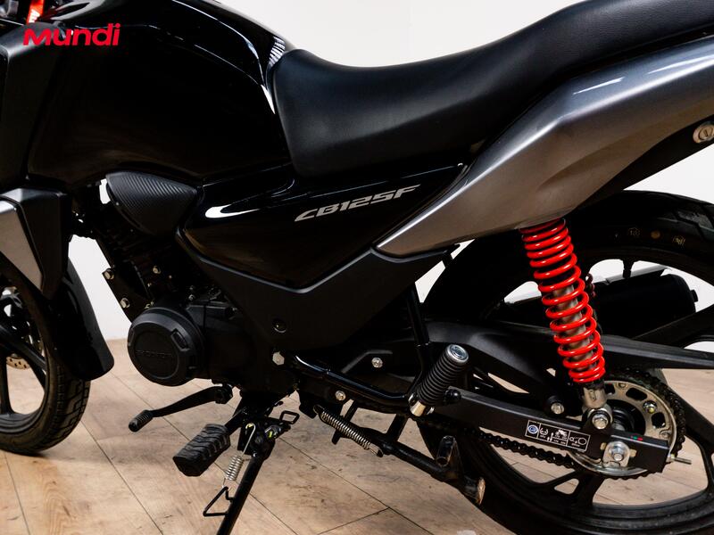 Honda CB 125 F (2026) (10)