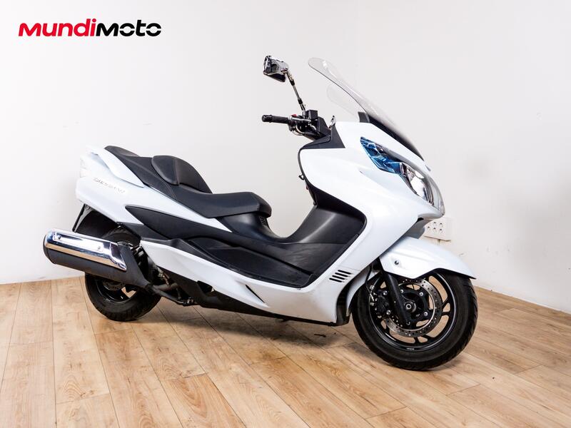 Suzuki Burgman 400 (2022 - 24) (2)