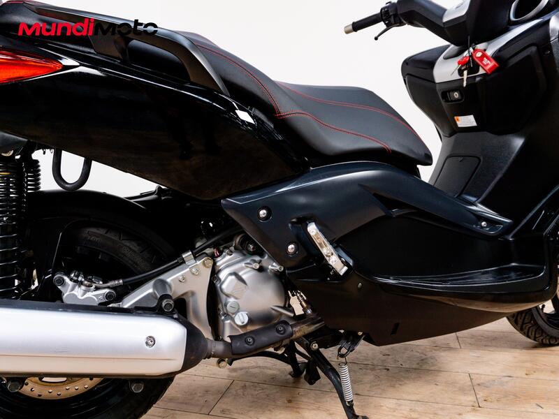 Yamaha X-Max 250 Sport (2011 - 13) (3)
