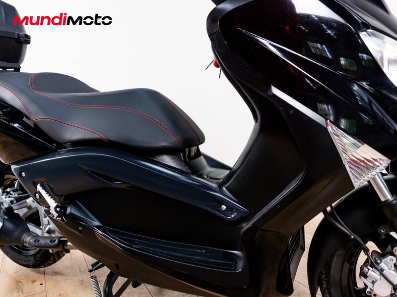 Yamaha X-Max 250 Sport (2011 - 13) (4)
