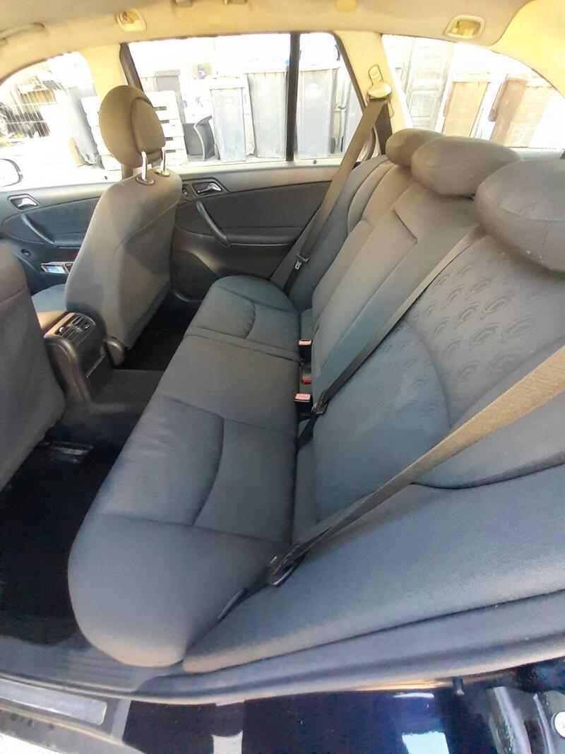 Mercedes-Benz Classe C usata a Oristano (13)