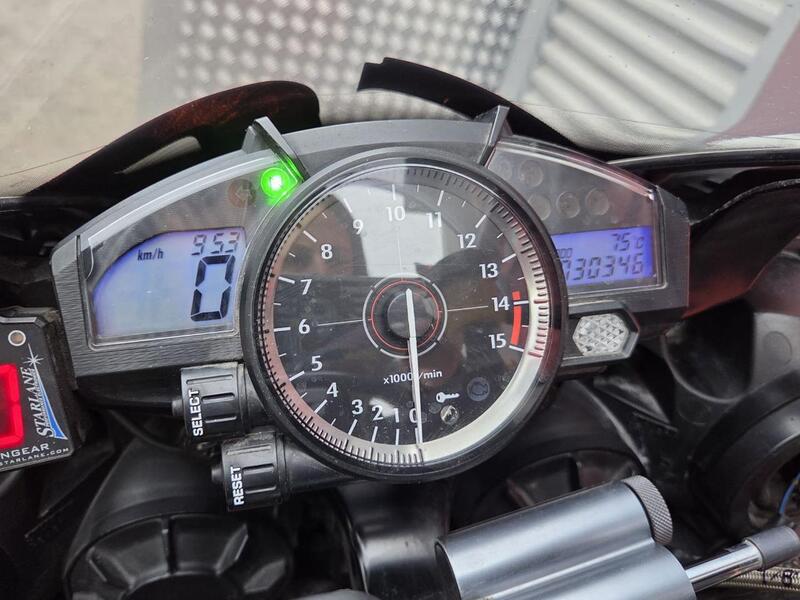 Yamaha YZF R1 (2009 - 11) (6)