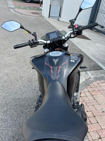 Yamaha MT-09 (2021 - 23) usata
