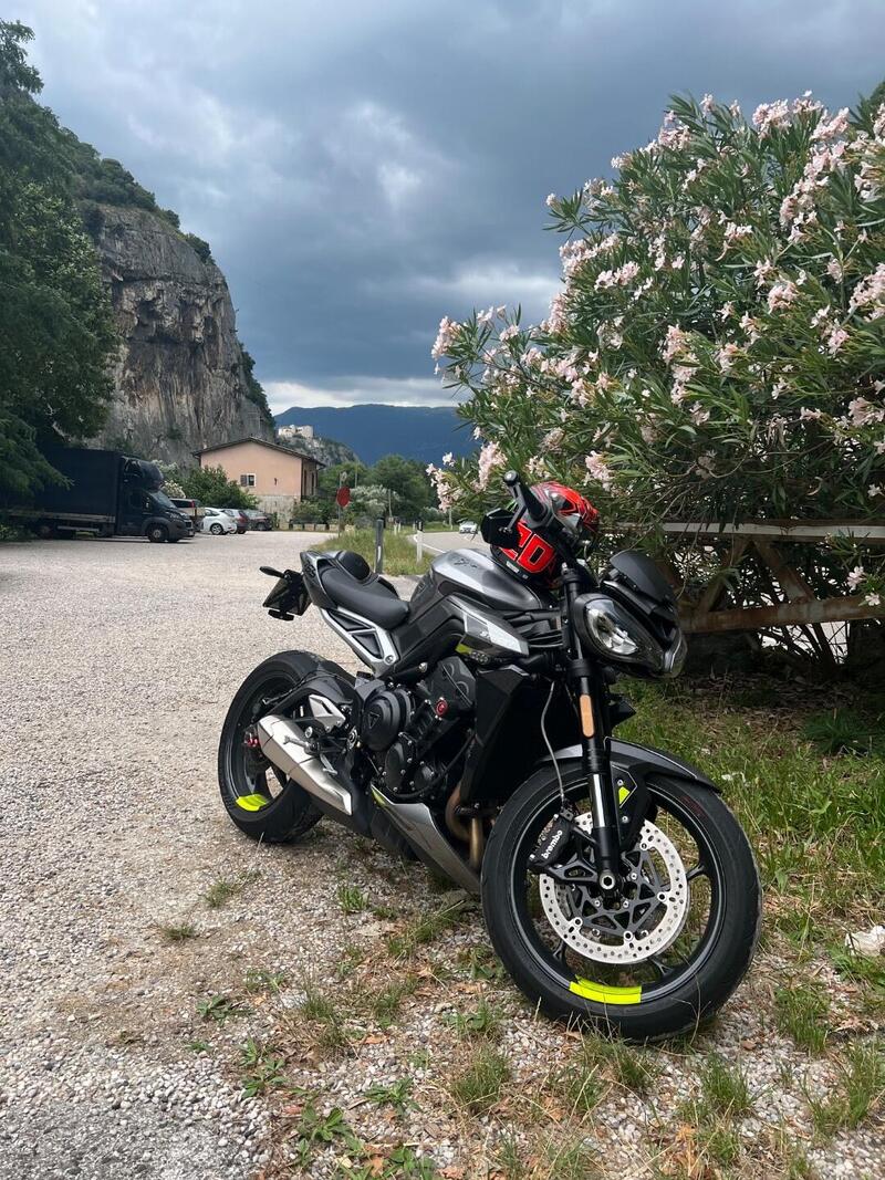 Triumph Street Triple 765 R (2023 - 26) (5)