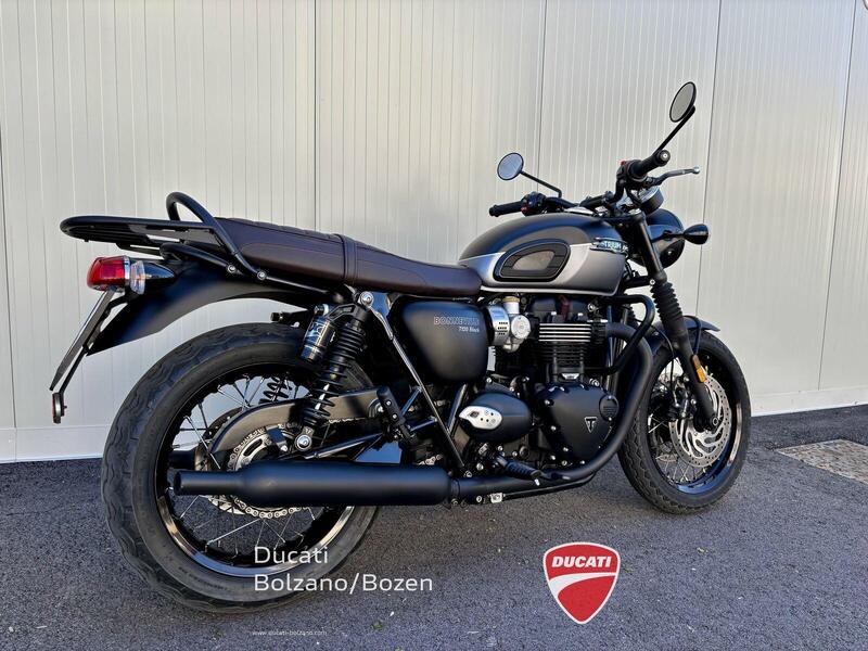 Triumph Bonneville T120 (2021 - 25) (2)