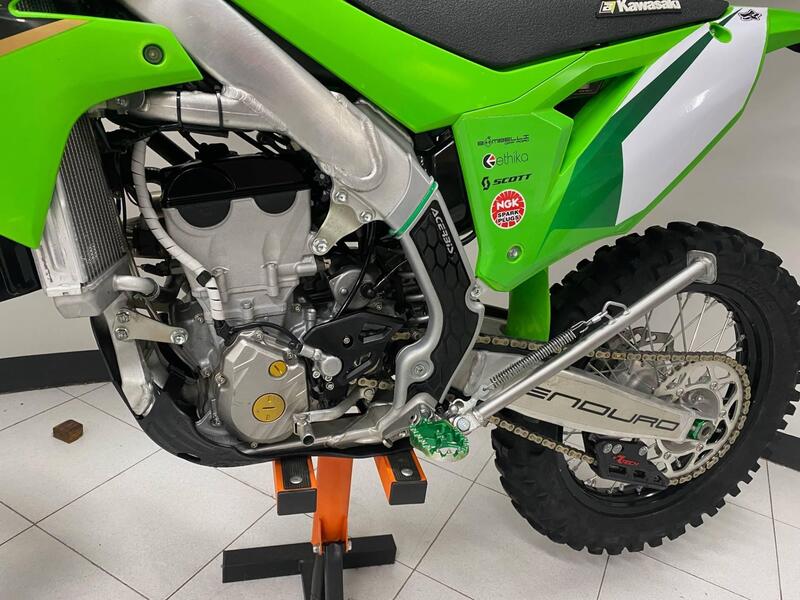 Kawasaki KX 250 X (2023 - 24) (7)