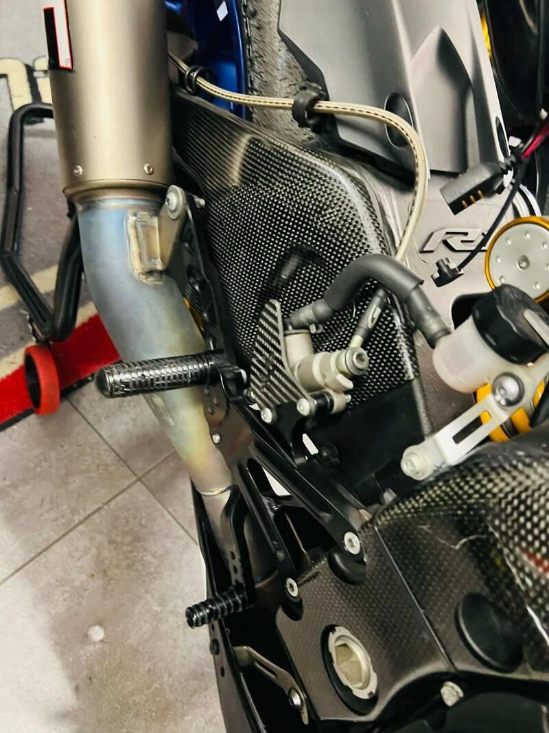 Yamaha YZF R1 (2017 - 19) (4)