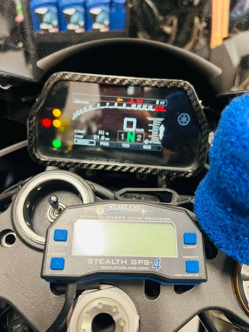 Yamaha YZF R1 (2017 - 19) (15)