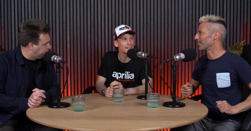 MotoGP 2026. Lorenzo Savadori ospite da Davide Valsecchi e Marco Melandri, le 5 cose pi&ugrave; interessanti che ha detto: &ldquo;La radio? L'abbiamo provata, in certi momenti pu&ograve; davvero aiutare il pilota&rdquo; [VIDEO]