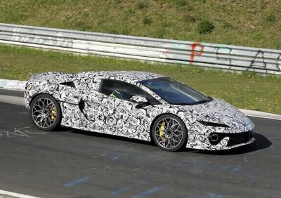 Lamborghini Temerario Spyder, primo avvistamento al Nürburgring: la V8 ibrida si scopre